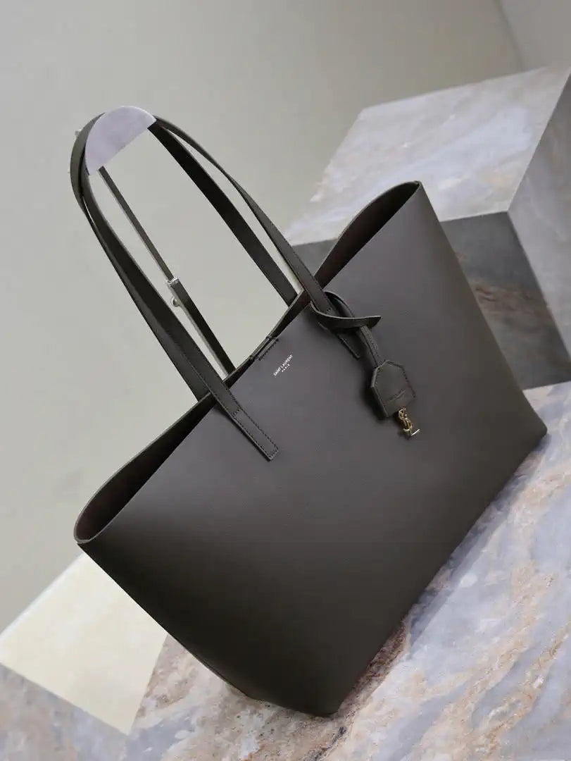 YSL 600281 Shopping Saint Laurent in leather Dark Green