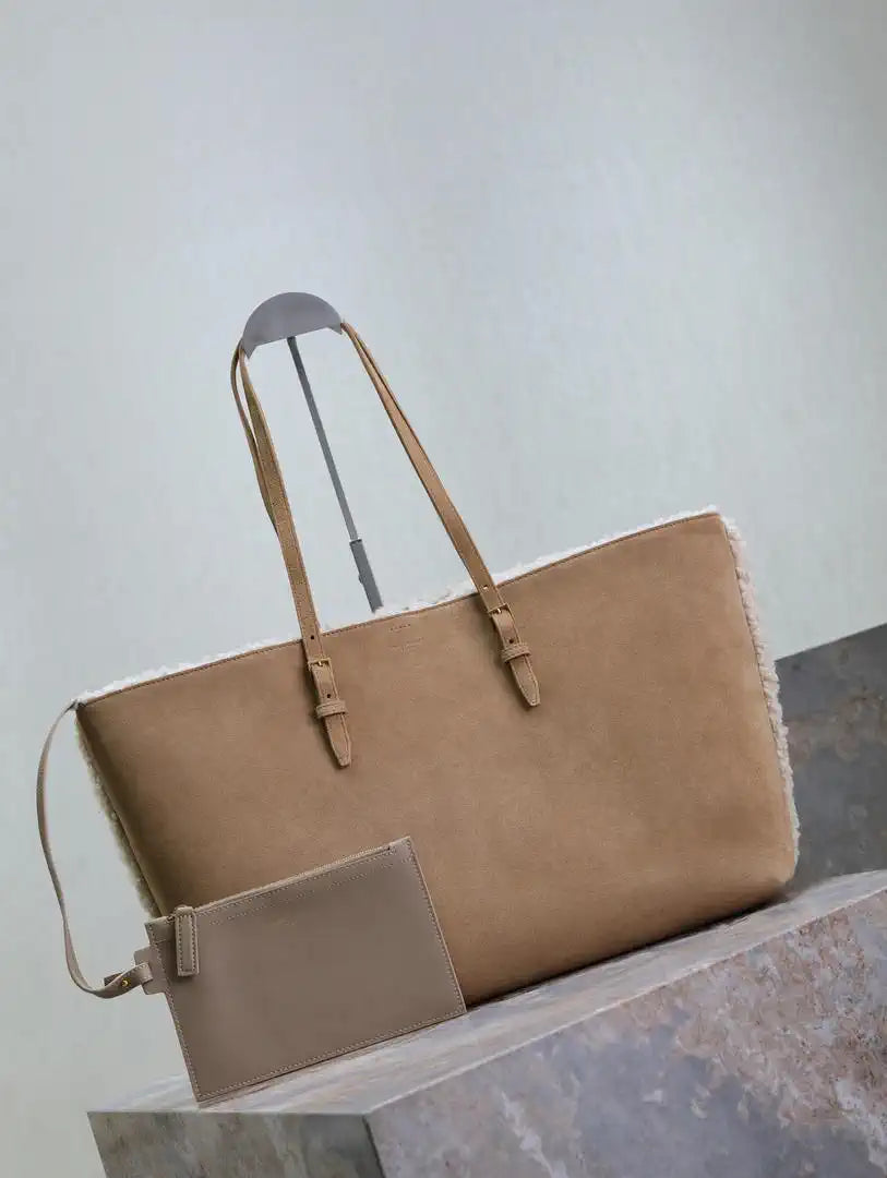 YSL 600281 Shopping Saint Laurent in Suede Lamb wool Sand