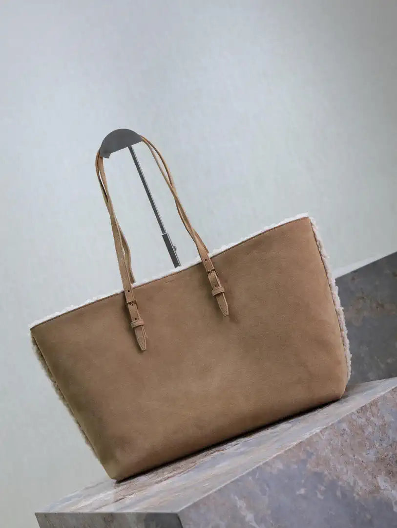 YSL 600281 Shopping Saint Laurent in Suede Lamb wool Sand