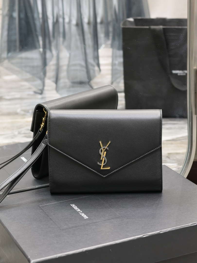YSL 617662 Cassandre Matelass¨¦ Flap pouch in Black leather