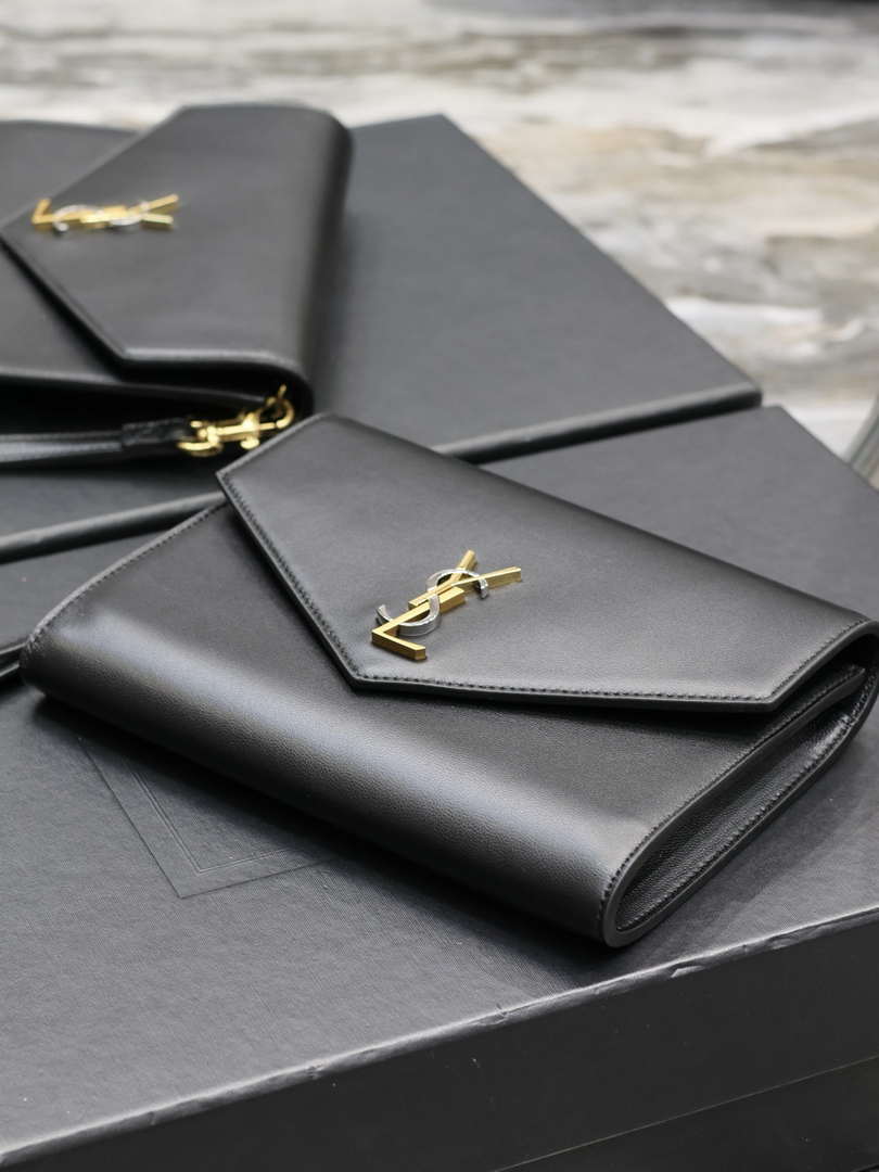 YSL 617662 Cassandre Matelass¨¦ Flap pouch in Black leather