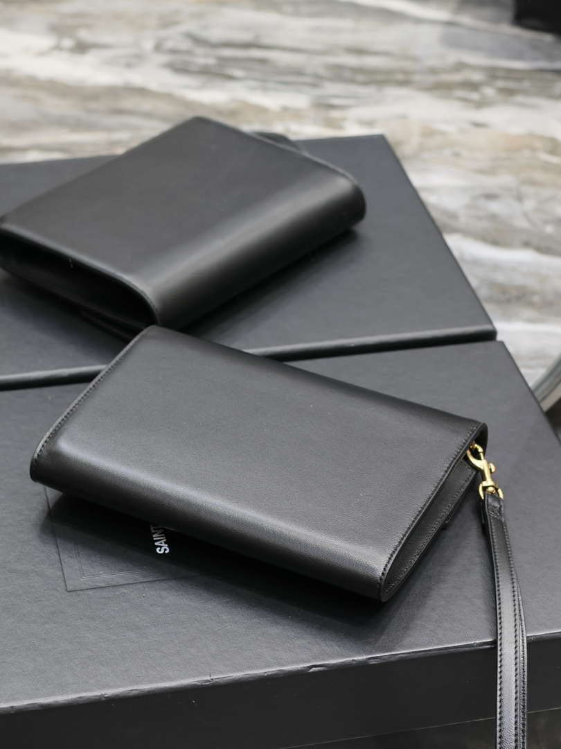 YSL 617662 Cassandre Matelass¨¦ Flap pouch in Black leather