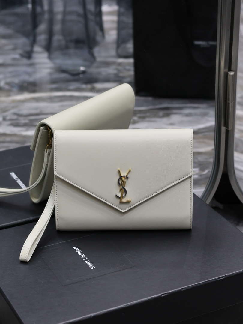 YSL 617662 Cassandre Matelass¨¦ Flap pouch in White leather