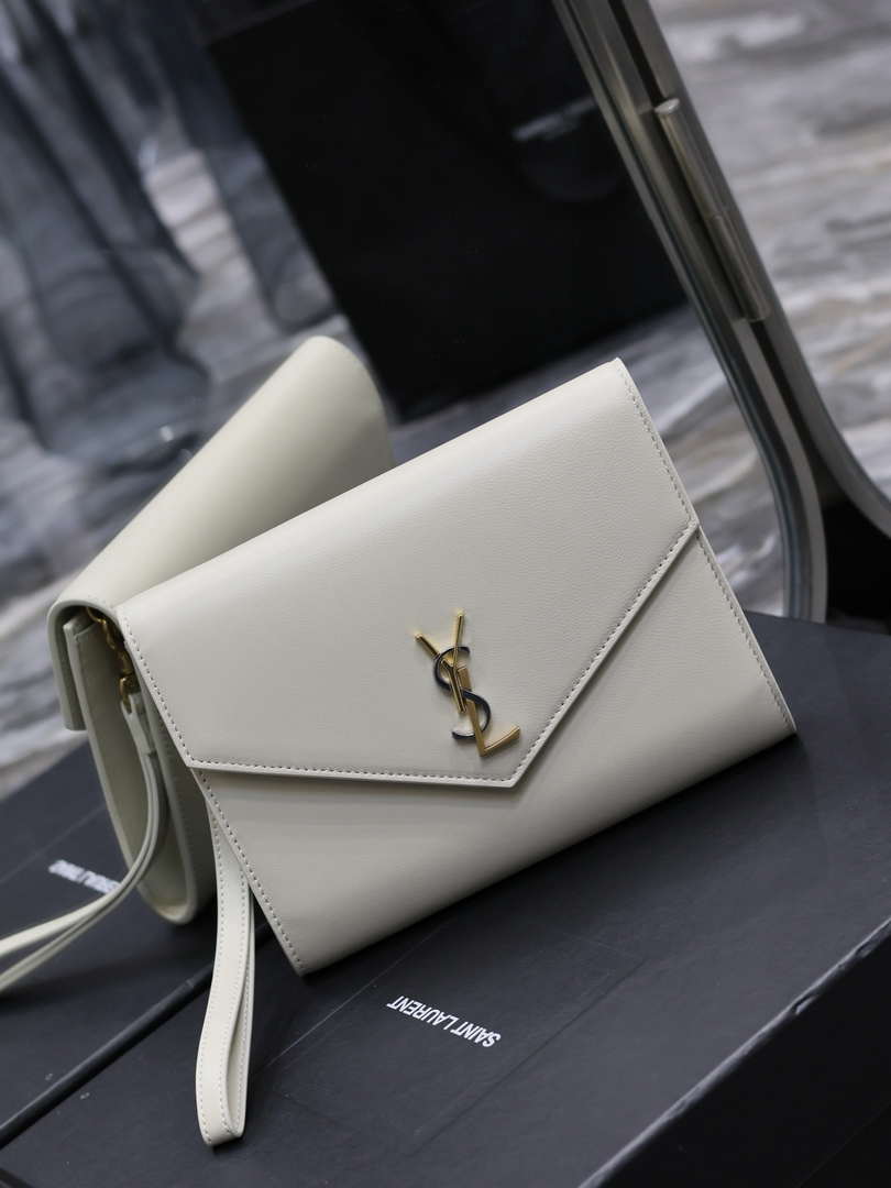 YSL 617662 Cassandre Matelass¨¦ Flap pouch in White leather