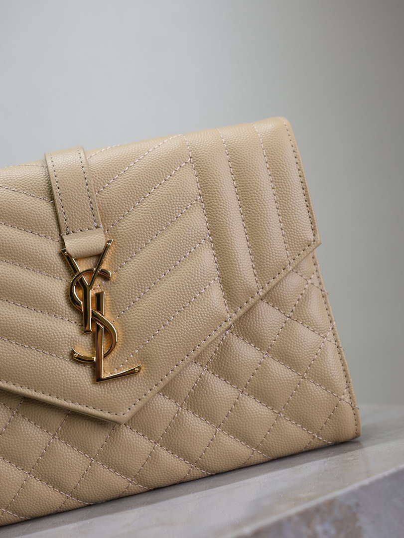 YSL 617662 Cassandre Matelass¨¦ Flap pouch in grain de Poudre leather Apricot