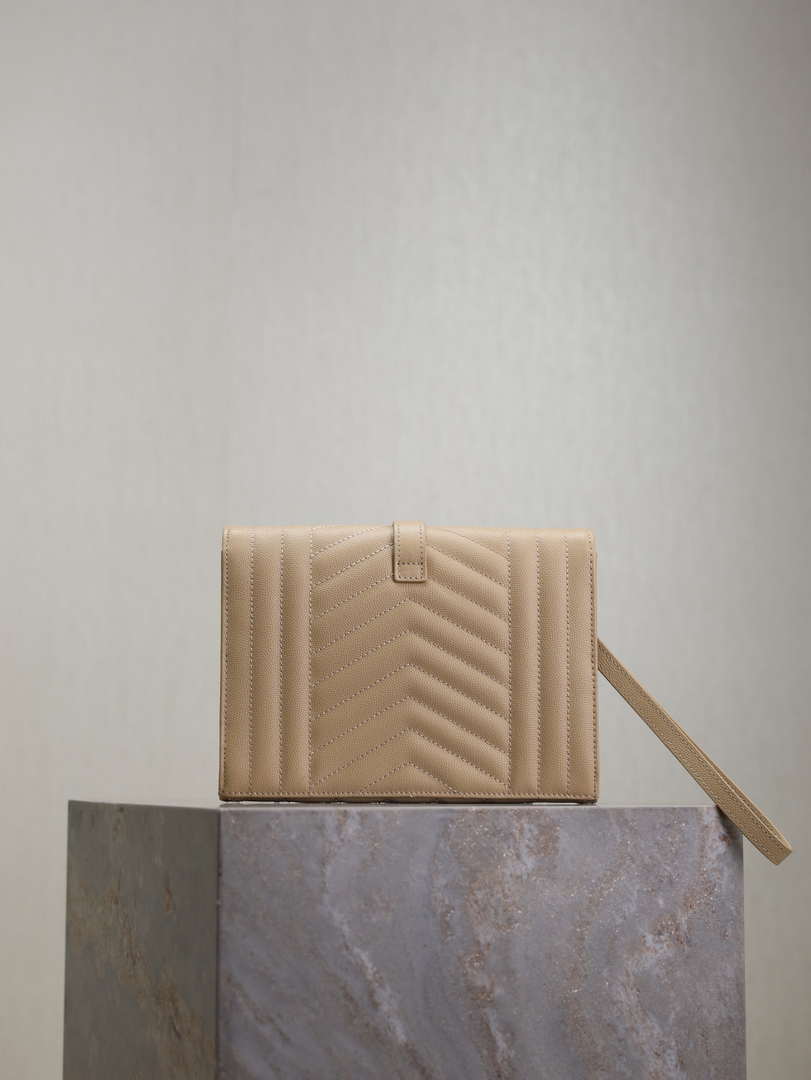 YSL 617662 Cassandre Matelass¨¦ Flap pouch in grain de Poudre leather Apricot