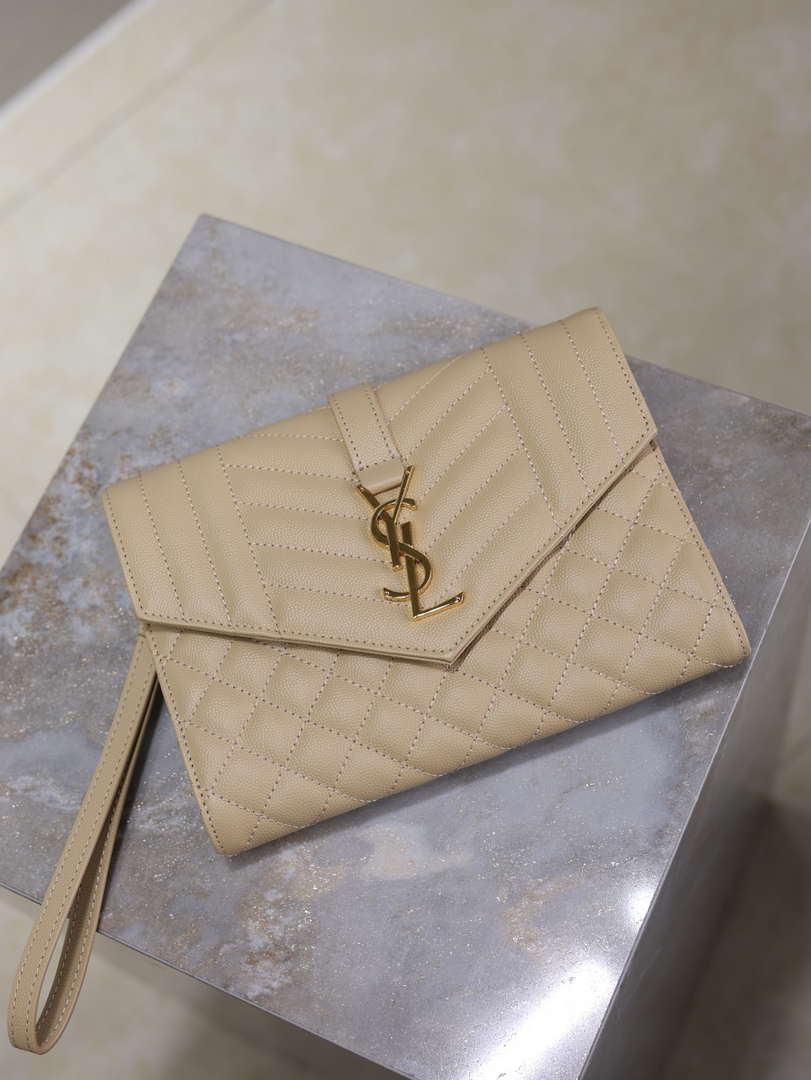 YSL 617662 Cassandre Matelass¨¦ Flap pouch in grain de Poudre leather Apricot