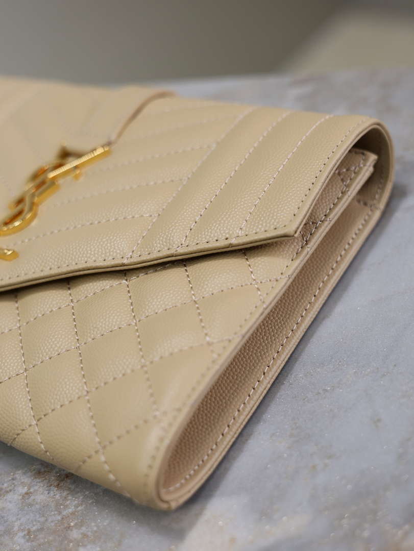 YSL 617662 Cassandre Matelass¨¦ Flap pouch in grain de Poudre leather Apricot