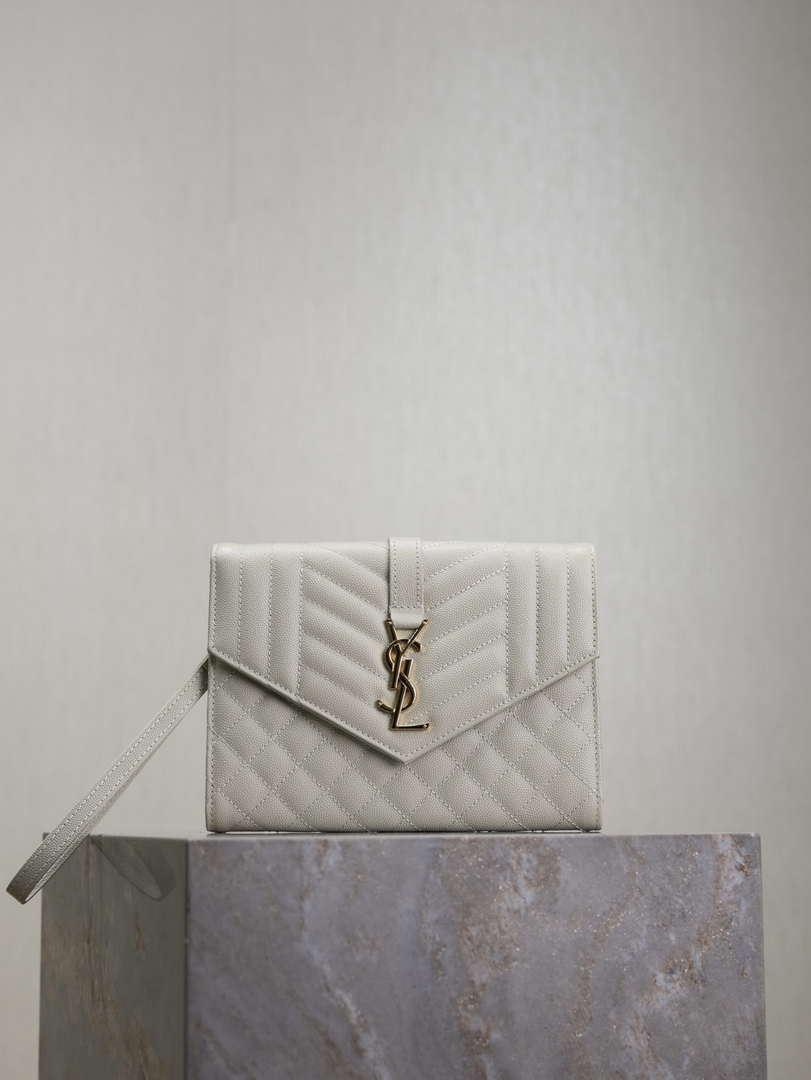 YSL 617662 Cassandre Matelass¨¦ Flap pouch in grain de Poudre leather White