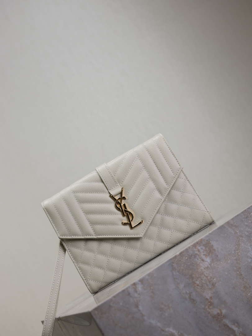 YSL 617662 Cassandre Matelass¨¦ Flap pouch in grain de Poudre leather White
