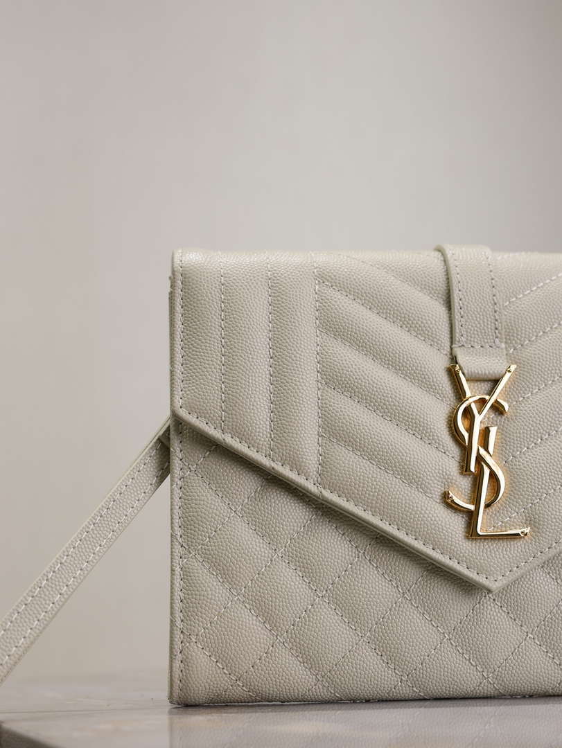 YSL 617662 Cassandre Matelass¨¦ Flap pouch in grain de Poudre leather White