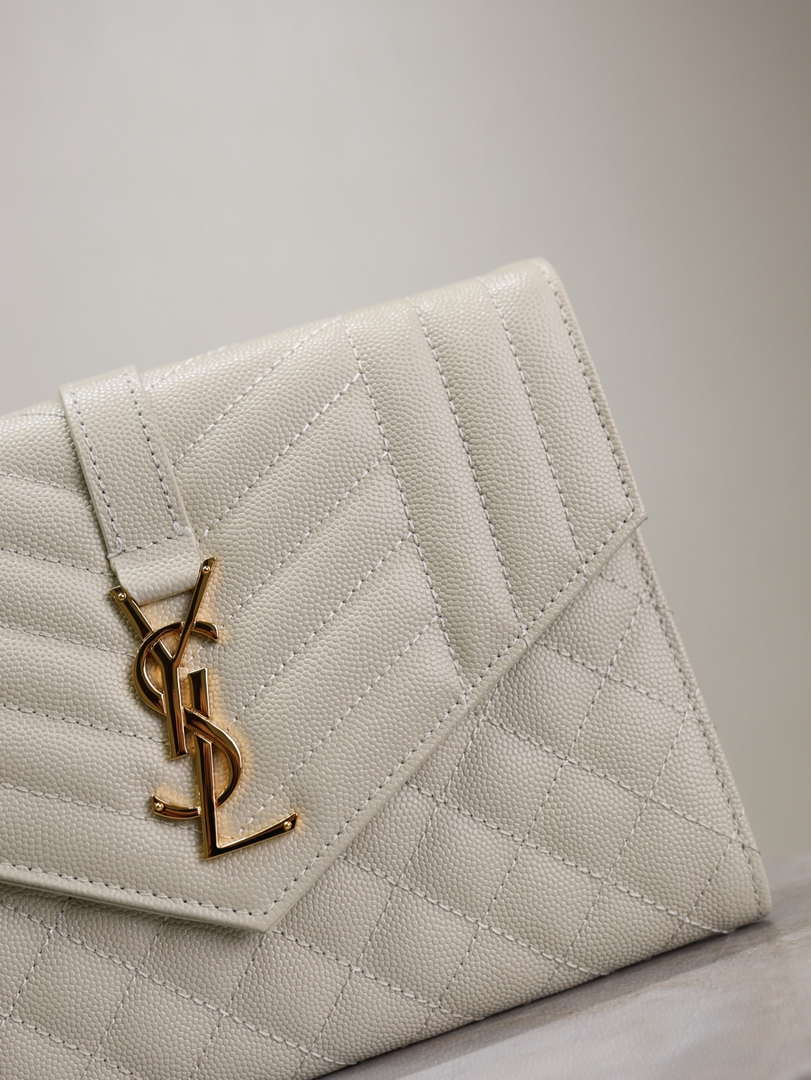 YSL 617662 Cassandre Matelass¨¦ Flap pouch in grain de Poudre leather White