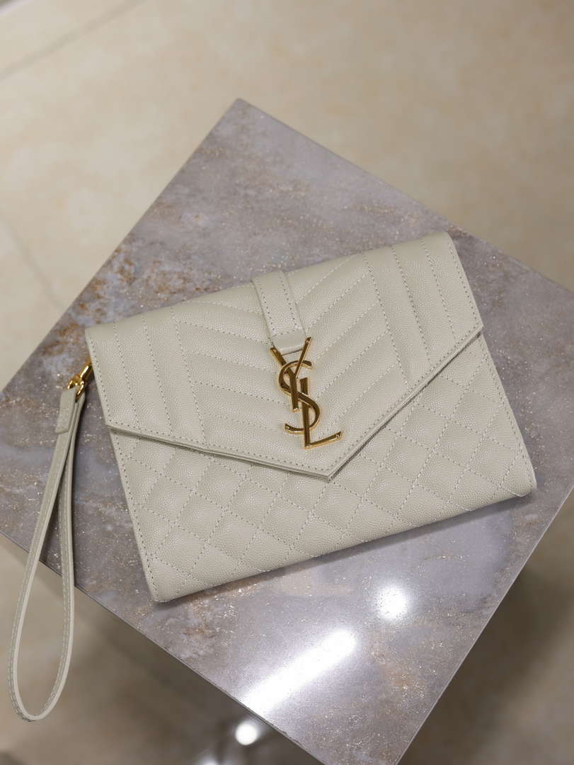 YSL 617662 Cassandre Matelass¨¦ Flap pouch in grain de Poudre leather White