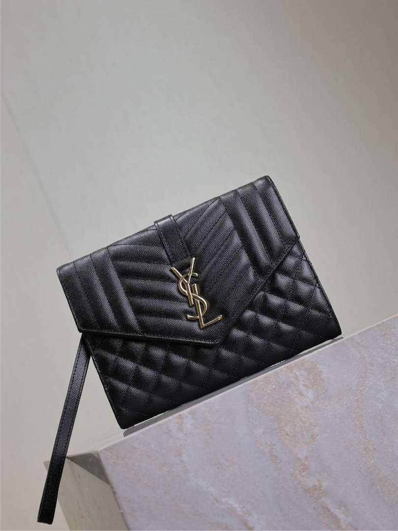 YSL 617662 Cassandre Matelass¨¦ Flap pouch in grain de Poudre leather Black