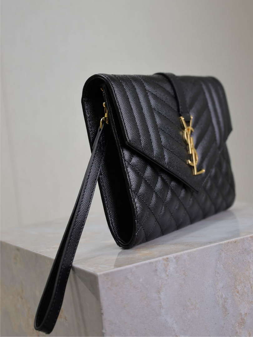 YSL 617662 Cassandre Matelass¨¦ Flap pouch in grain de Poudre leather Black