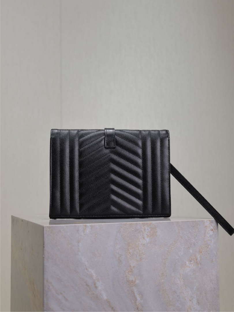 YSL 617662 Cassandre Matelass¨¦ Flap pouch in grain de Poudre leather Black