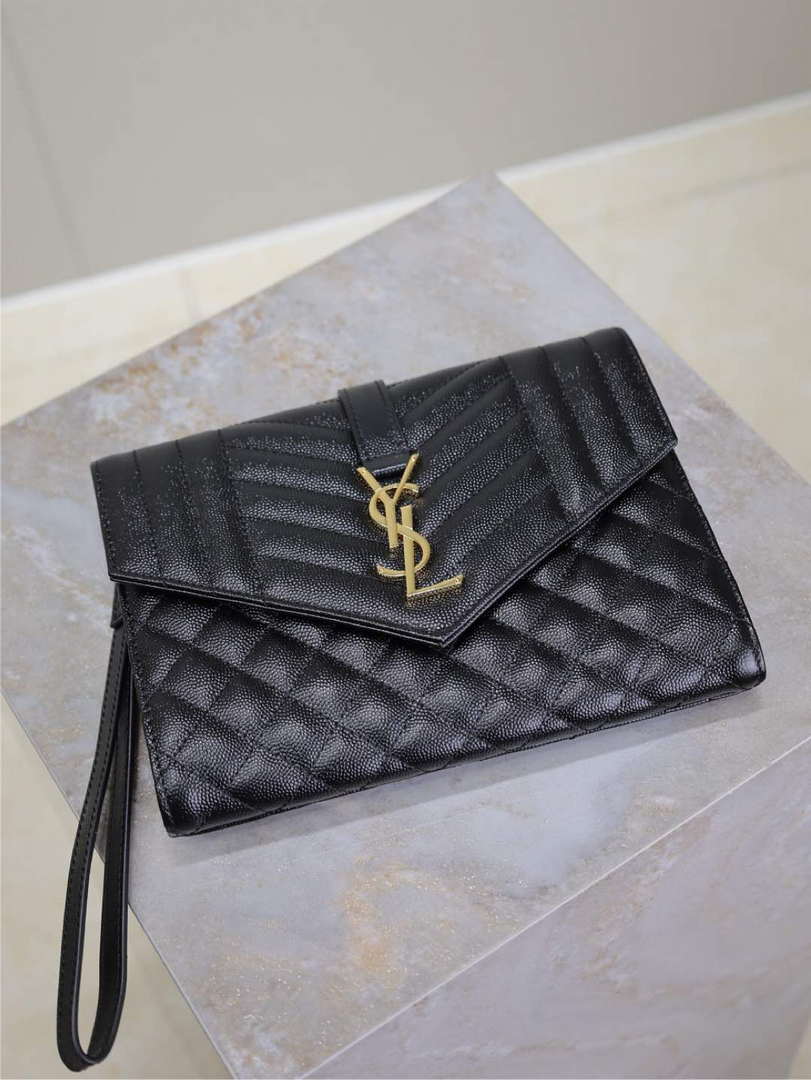 YSL 617662 Cassandre Matelass¨¦ Flap pouch in grain de Poudre leather Black