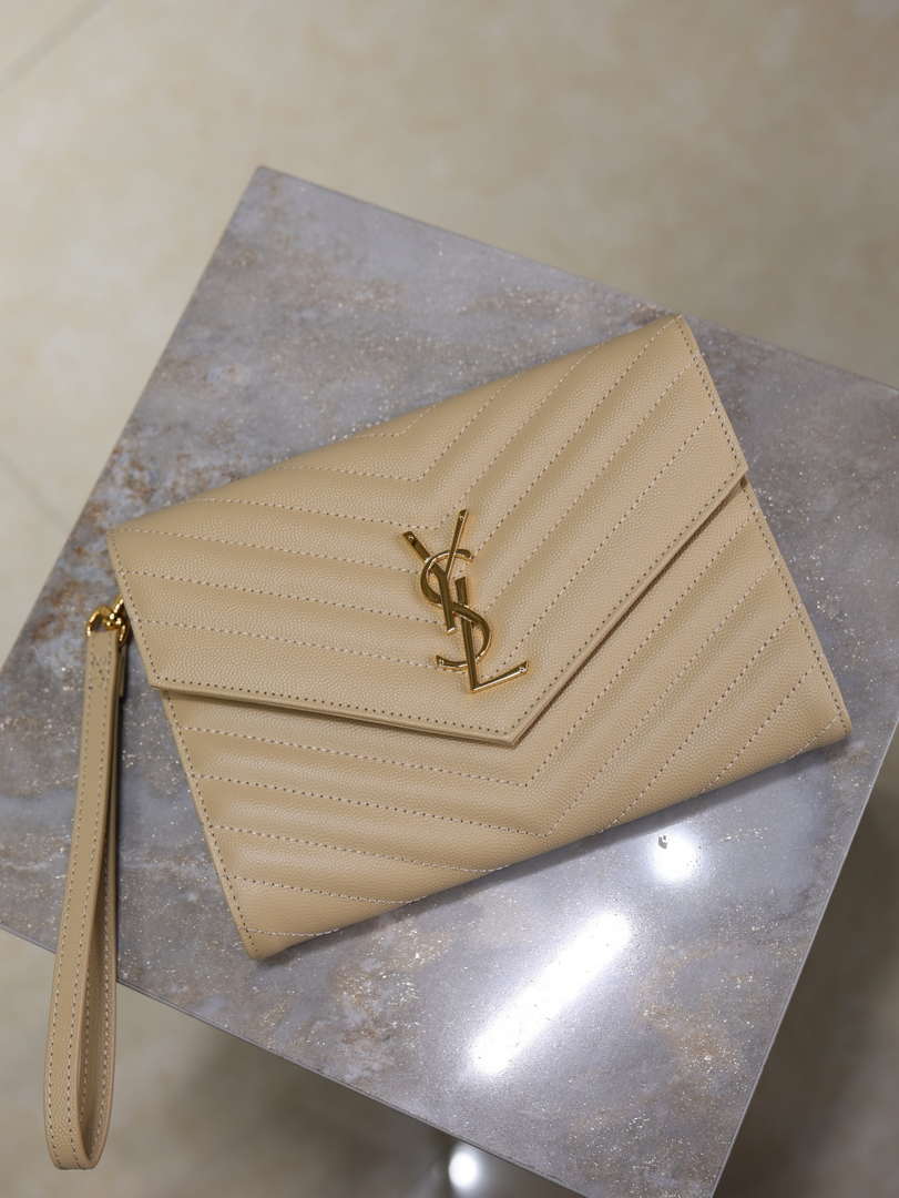 YSL Cassandre Matelass¨¦ Flap pouch in grain de Poudre leather 617662 V Apricot