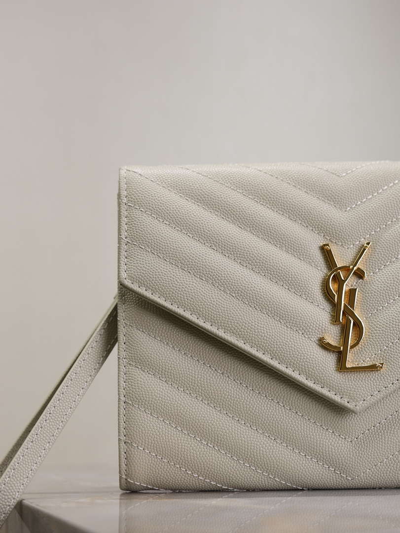 YSL Cassandre Matelass¨¦ Flap pouch in grain de Poudre leather 617662 V White