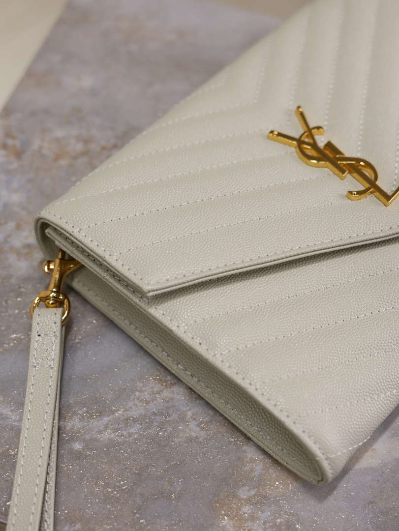 YSL Cassandre Matelass¨¦ Flap pouch in grain de Poudre leather 617662 V White