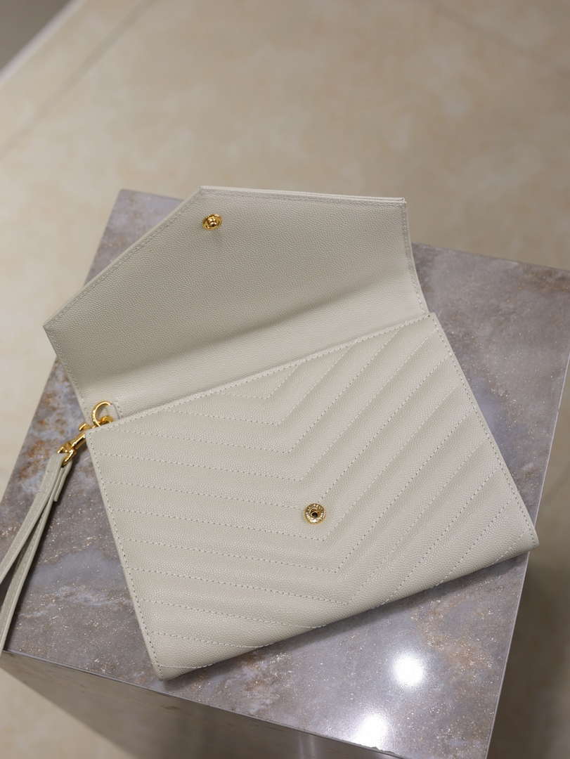 YSL Cassandre Matelass¨¦ Flap pouch in grain de Poudre leather 617662 V White
