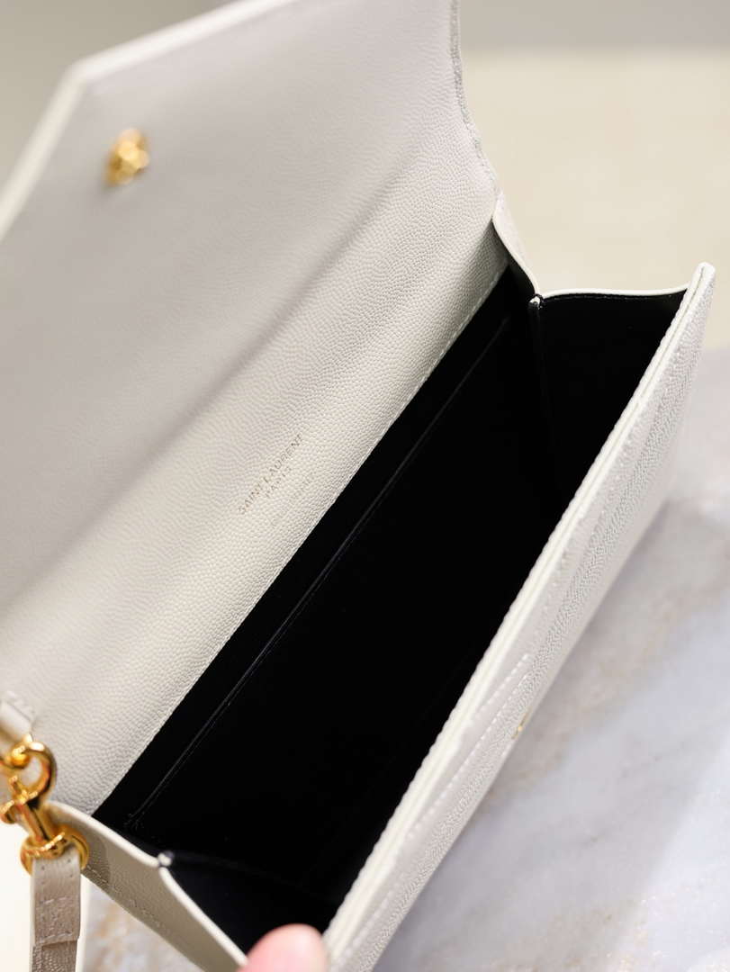 YSL Cassandre Matelass¨¦ Flap pouch in grain de Poudre leather 617662 V White