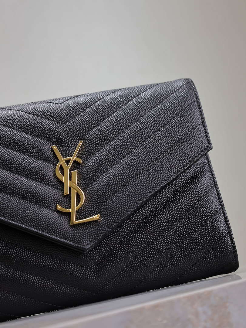 YSL Cassandre Matelass¨¦ Flap pouch in grain de Poudre leather 617662 V Black
