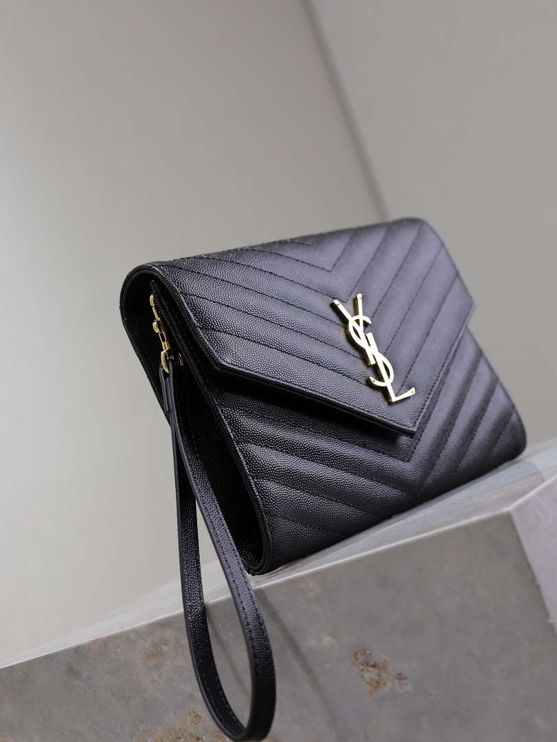 YSL Cassandre Matelass¨¦ Flap pouch in grain de Poudre leather 617662 V Black