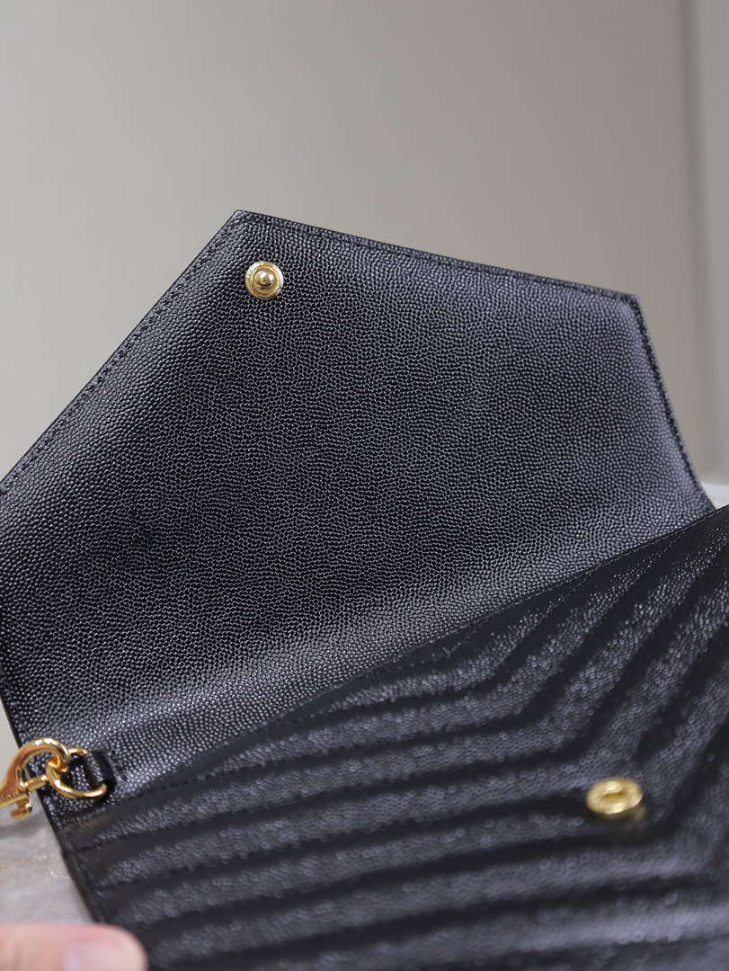 YSL Cassandre Matelass¨¦ Flap pouch in grain de Poudre leather 617662 V Black