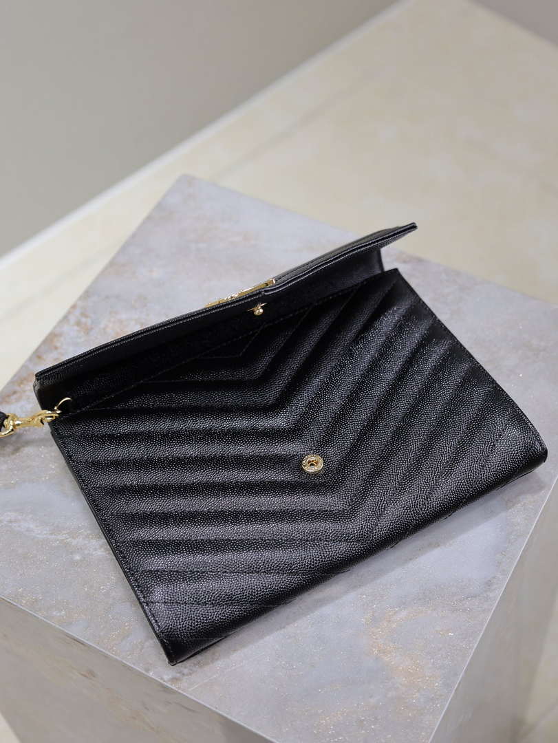 YSL Cassandre Matelass¨¦ Flap pouch in grain de Poudre leather 617662 V Black