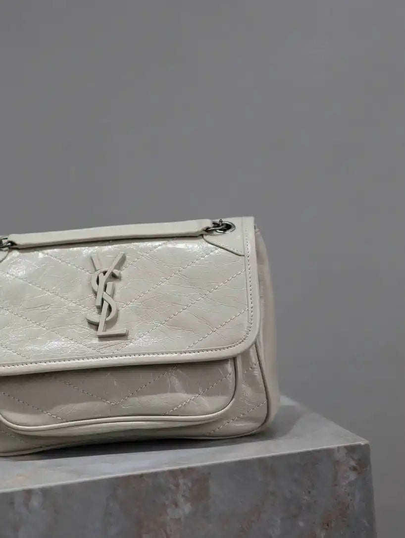 YSL 633151 Niki Baby Chain Bag IN VINTAGE Calf Leather White