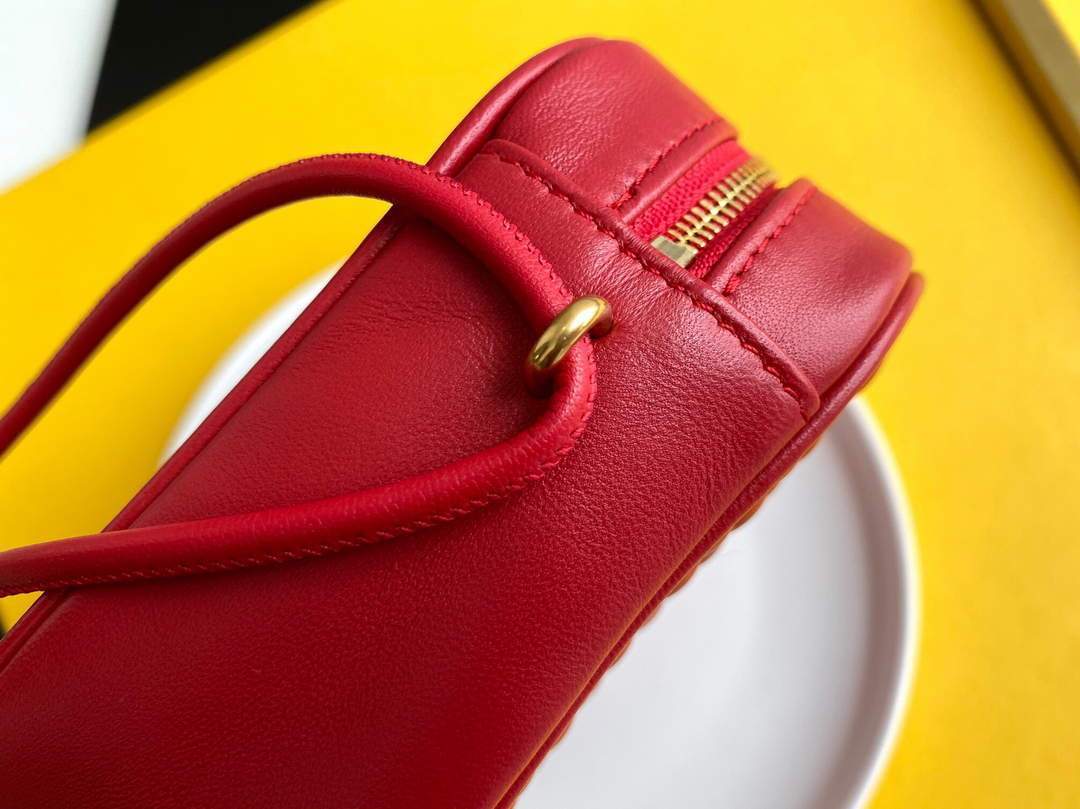 YSL 648990 Victoire Camera Bag In Quilted Lambskin Red