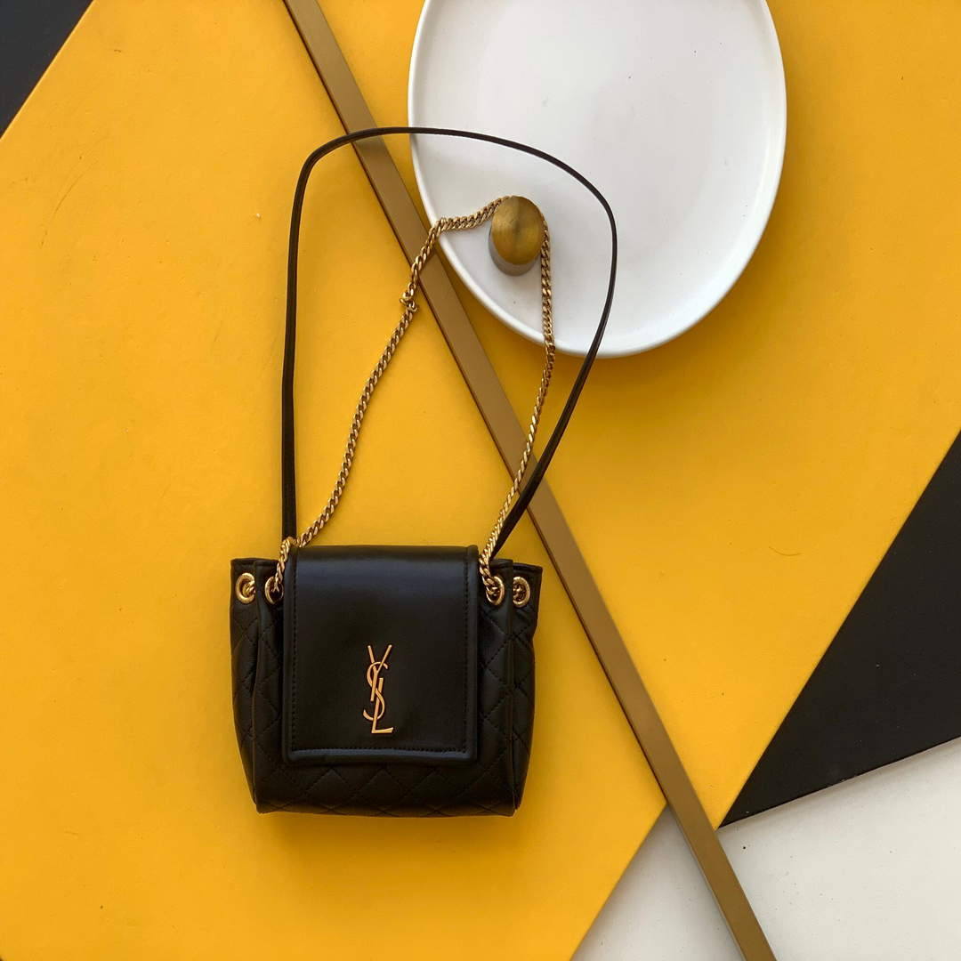 YSL 672738 Monogram Mini Nolita In Lam¨¦ Leather Black