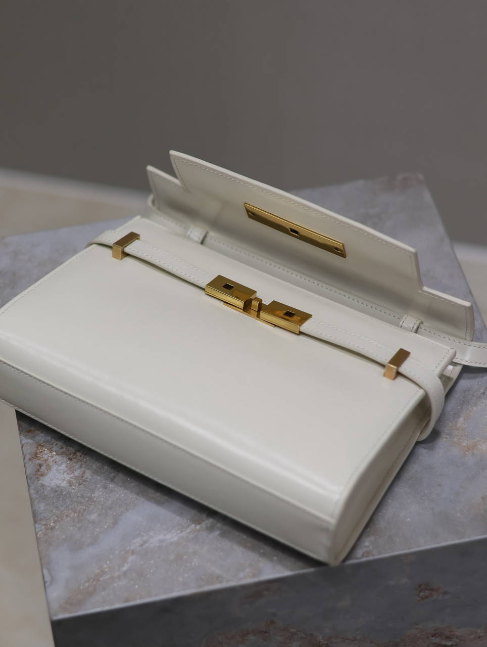 YSL 675626 MANHATTAN small in BOX SAINT LAURENT White
