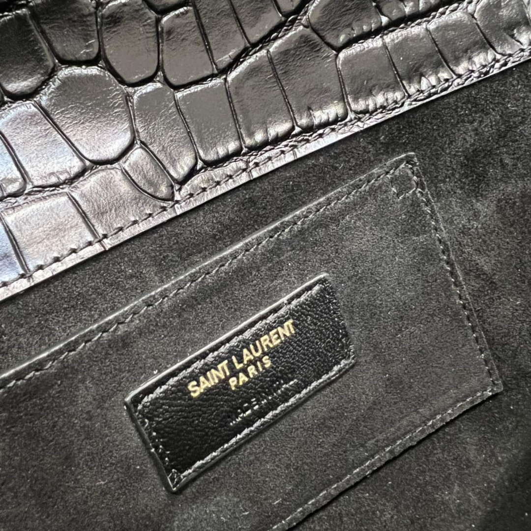 YSL 695949 Manhattan Clutch In Crocodile-Embossed Leather Black