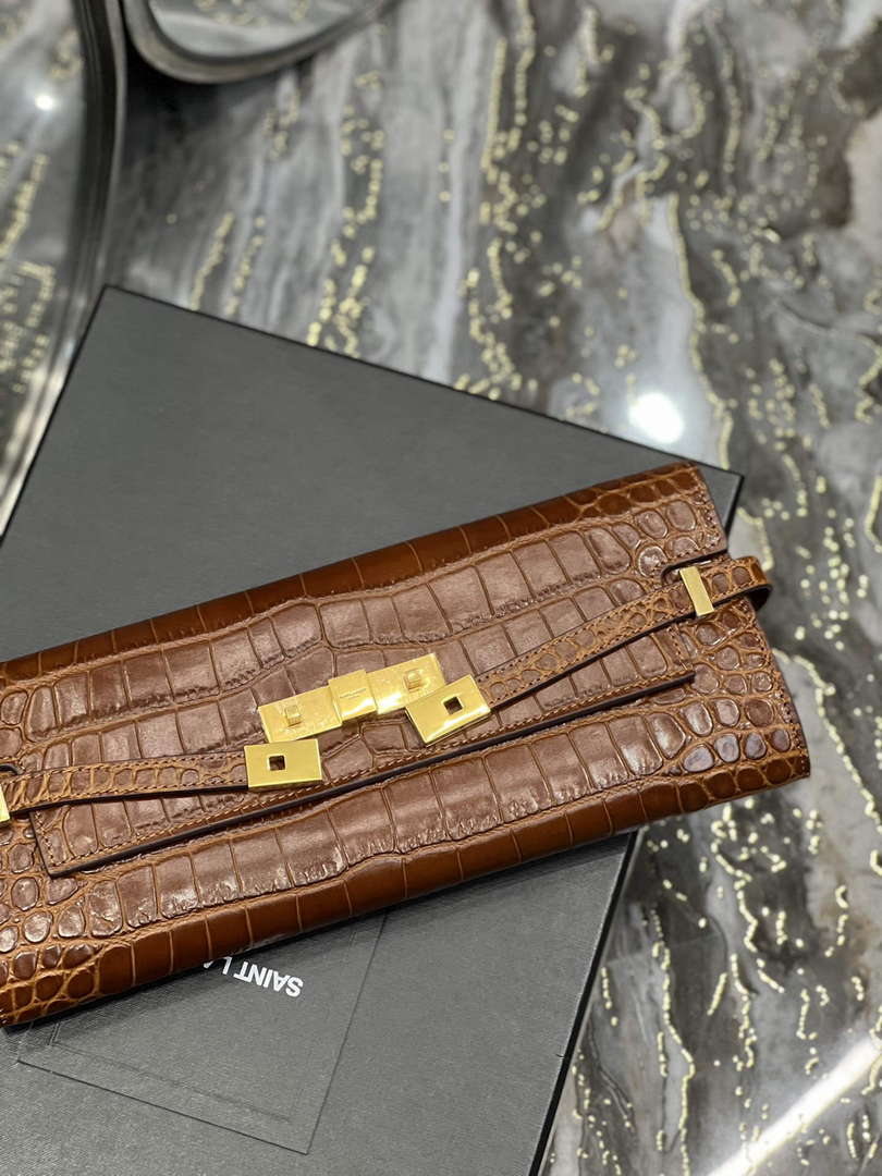 YSL 695949 Manhattan Clutch In Crocodile-Embossed Leather Caramel