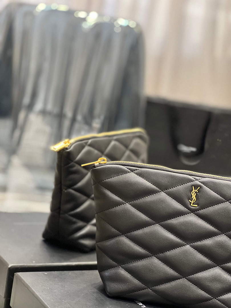YSL 696779 Sade Pouch In Quilted Lambskin Black