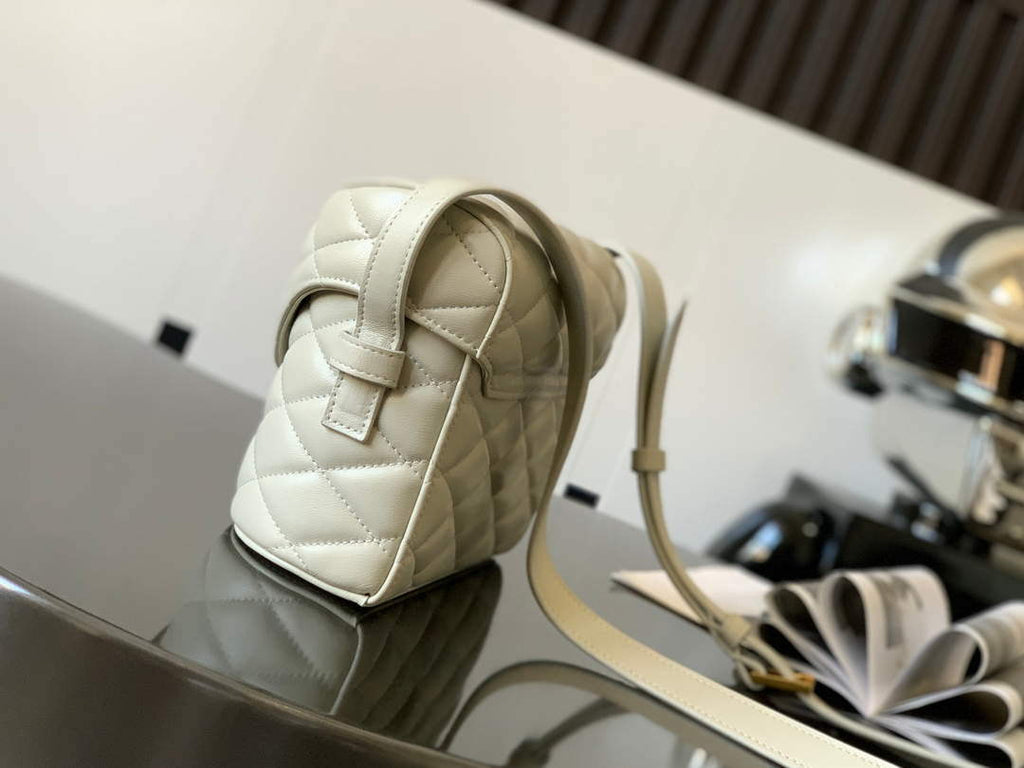 YSL  710080 June Box Bag In Quilted Patent Leather White