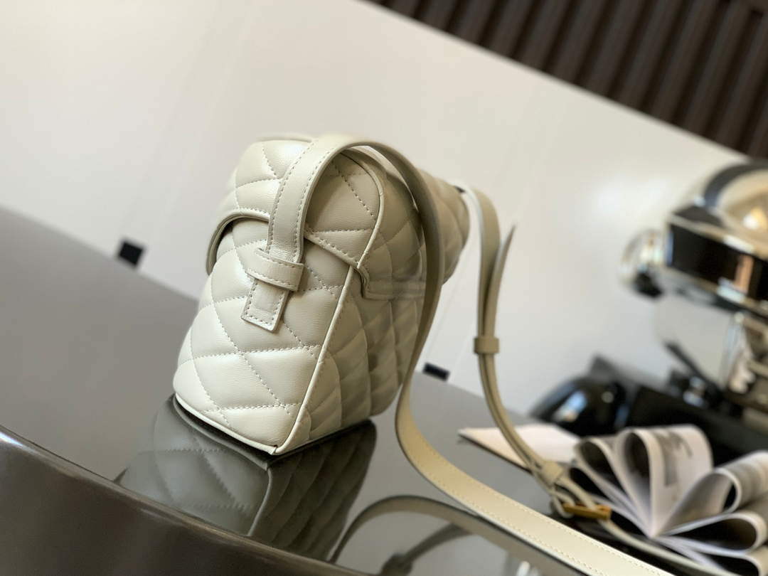 YSL  710080 June Box Bag In Quilted Patent Leather White
