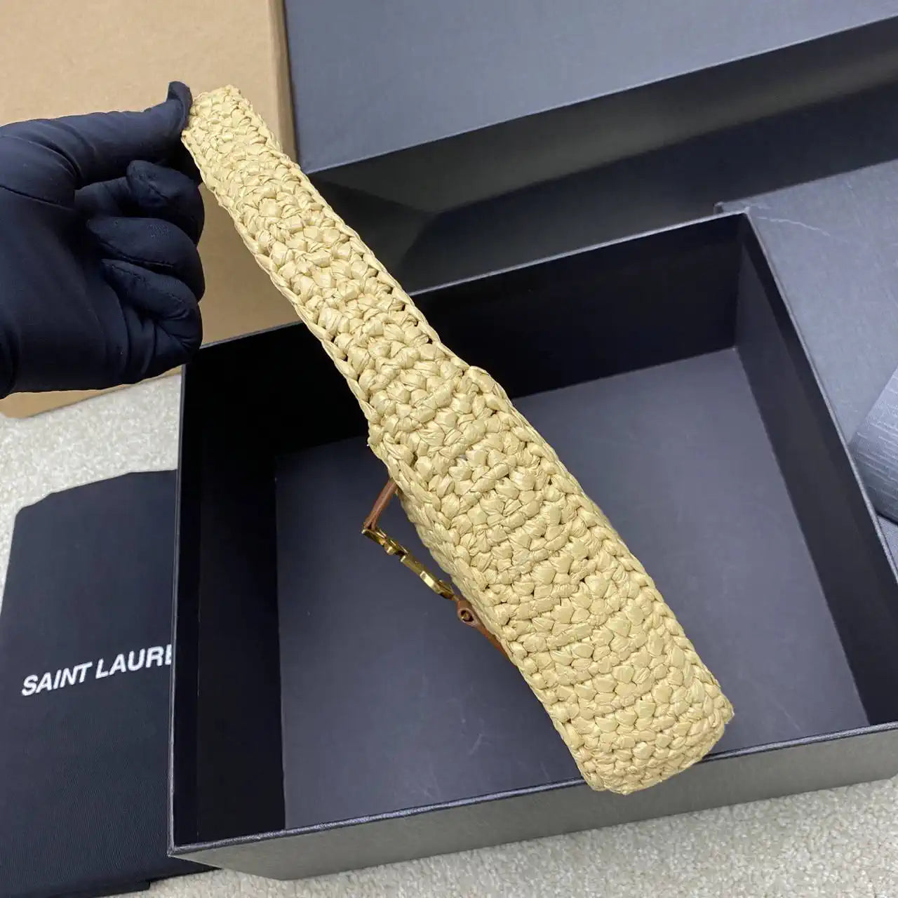 YSL 710318 MINI LE 5 ¨¤ 7 IN Raffia Nature