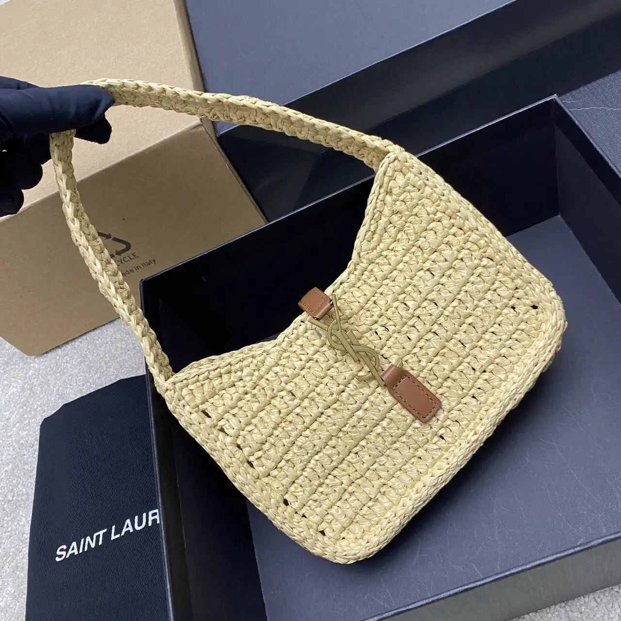 YSL 710318 MINI LE 5 ¨¤ 7 IN Raffia Nature