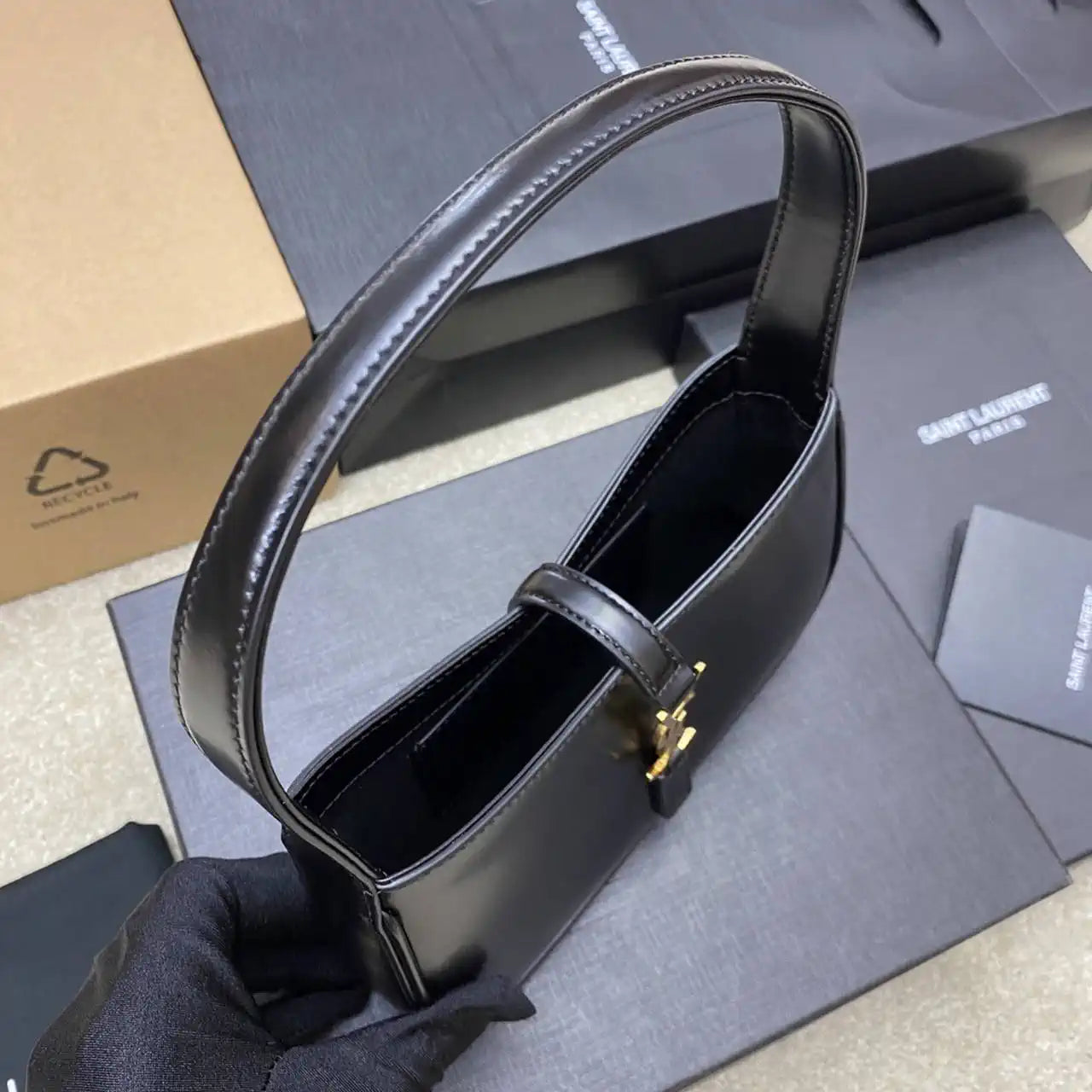YSL 710318 MINI LE 5 ¨¤ 7 IN SMOOTH LEATHER Black