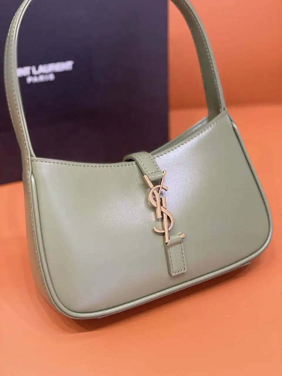 YSL 710318 MINI LE 5 ¨¤ 7 IN SMOOTH LEATHER Light Green
