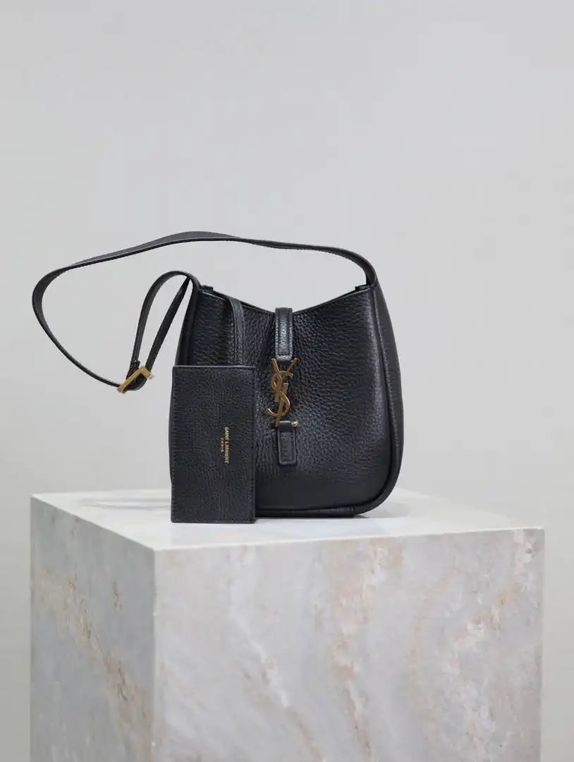 YSL 713938 LE 5 A 7 supple baby in grained leather Black