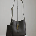 YSL 713938 LE 5 A 7 supple baby in grained leather Dark Green