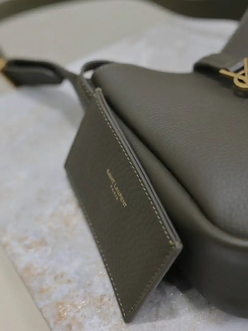 YSL 713938 LE 5 A 7 supple baby in grained leather Dark Green