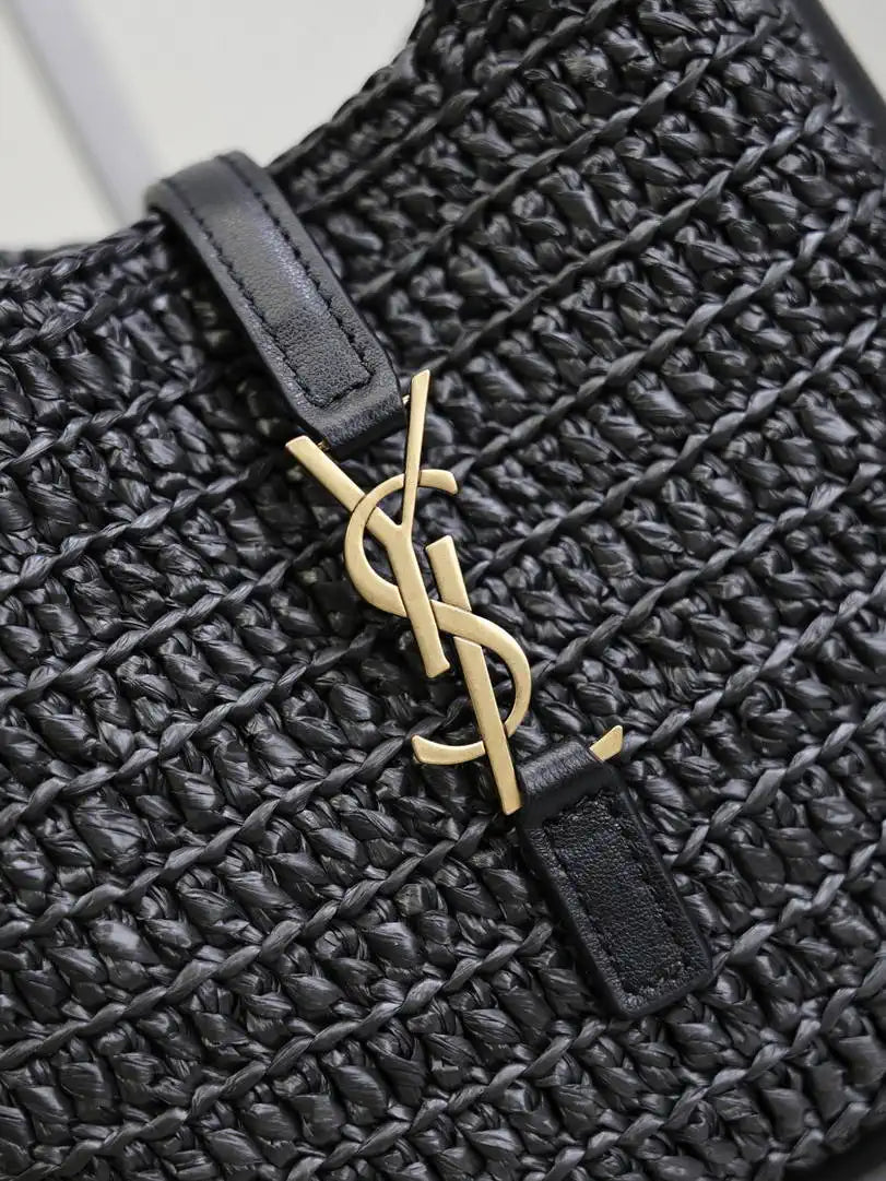 YSL 713938 LE 5 A 7 supple baby in Raffia Black