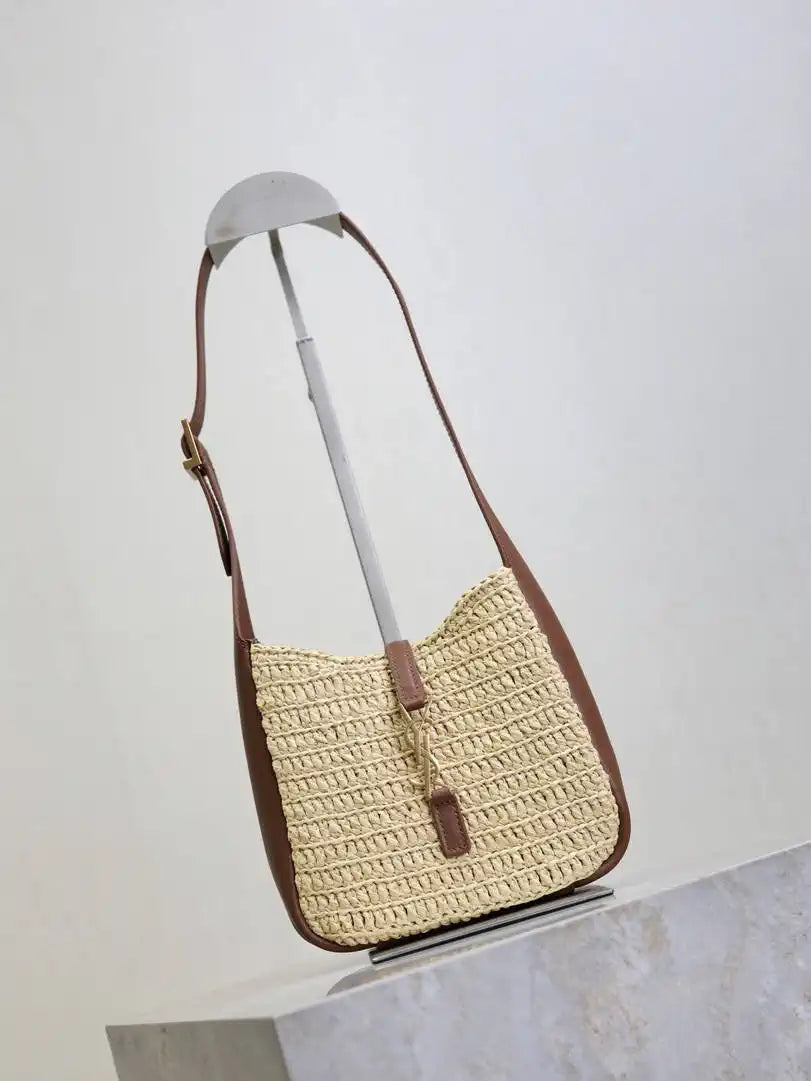 YSL 713938 LE 5 A 7 supple baby in Raffia Nature