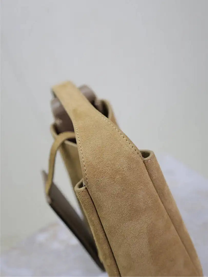 YSL 713938 LE 5 A 7 supple baby in Suede leather