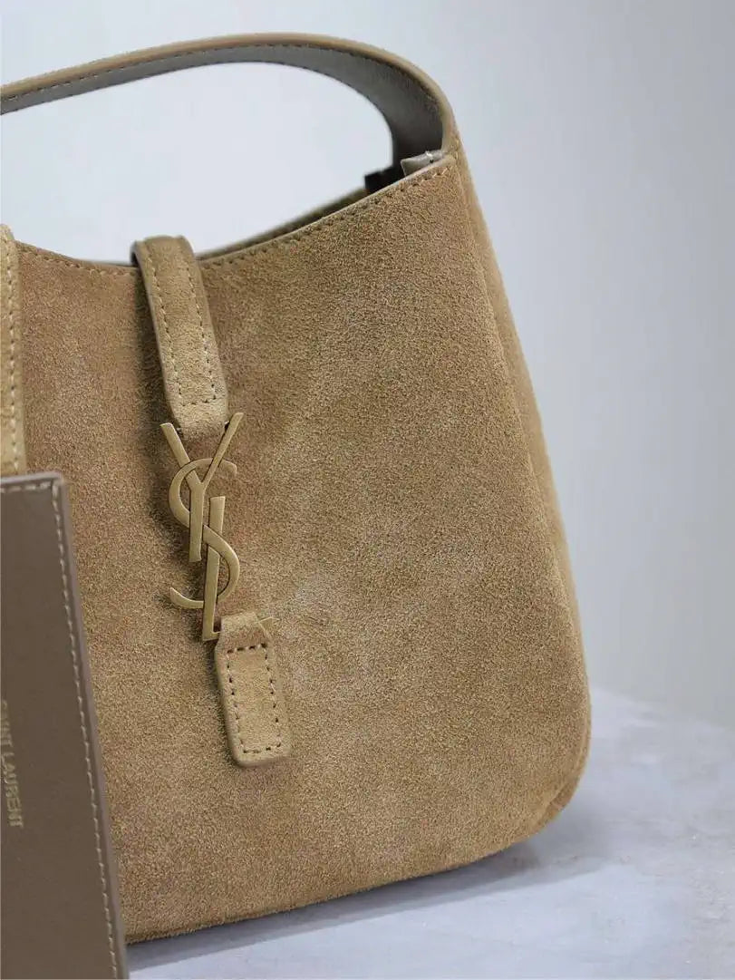 YSL 713938 LE 5 A 7 supple baby in Suede leather